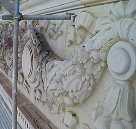 Reinigung Naturstein Fassade